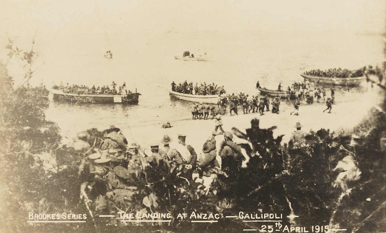 Avustralya birliklerinin 25 Nisan 1915'te ANZAK Koyu'na çıkışı